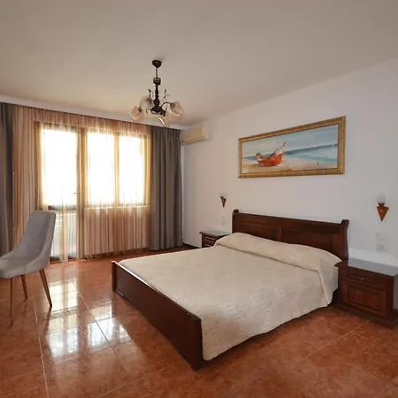 Family Hotel 3*
