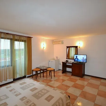 Family Hotel 3*